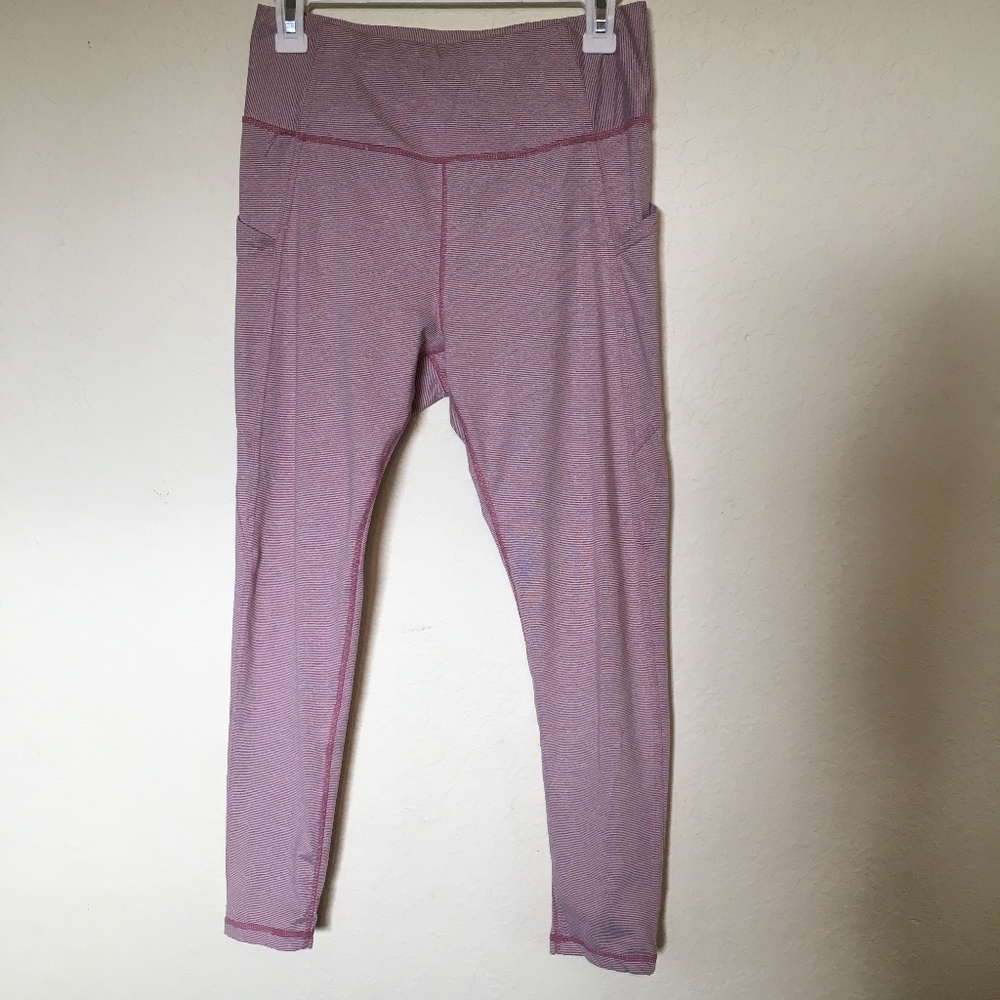 Danskin women's mauve pink 3/4 capri leggings. Size M.